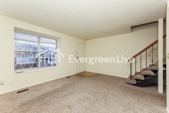 Photo - 7737 Mt Hood