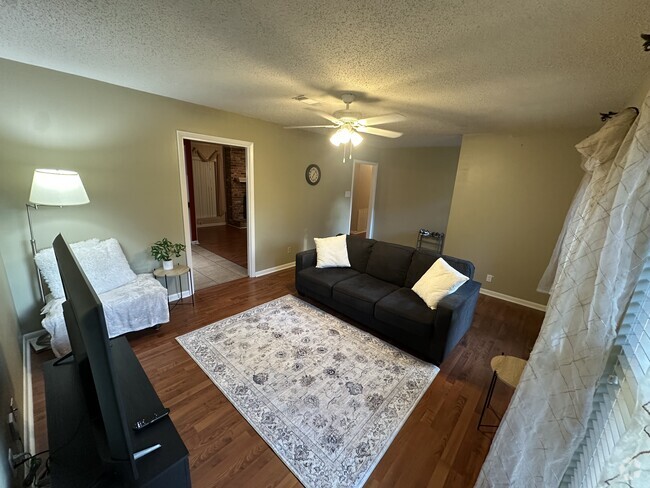 Building Photo - 11 Connell Dr Rental