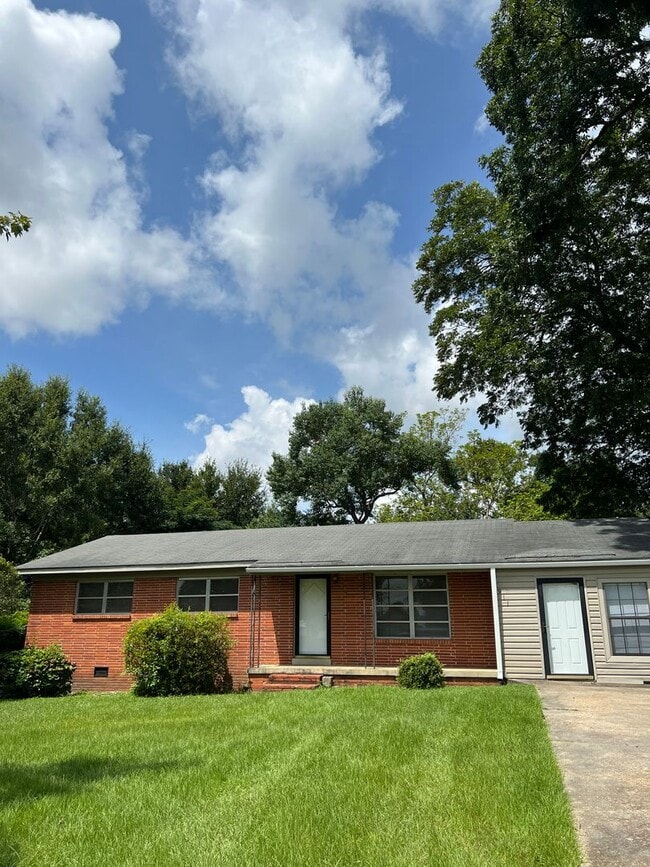 Building Photo - 911 E Lee St Rental