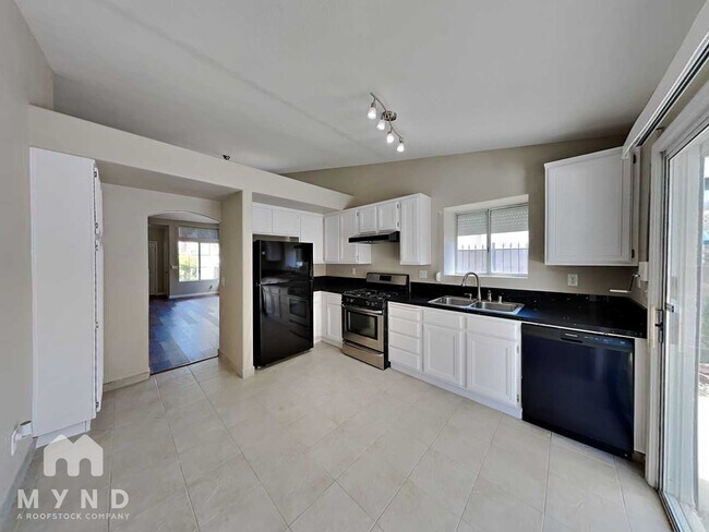 Photo - 3829 Intermezzo Way