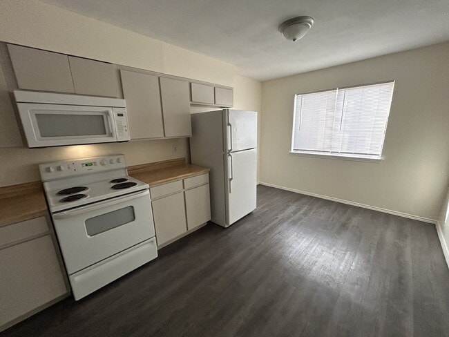 Photo - 500 Burton Ave Apartment Unit #3