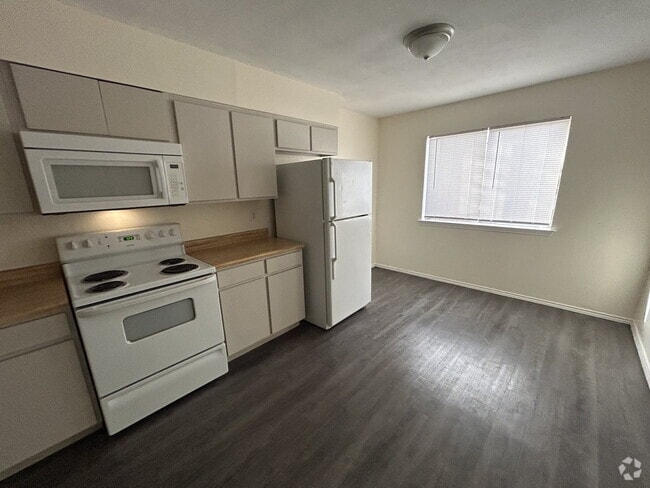 Building Photo - 500 Burton Ave Unit #3 Rental