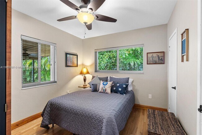 Photo - 2431 Overbrook St