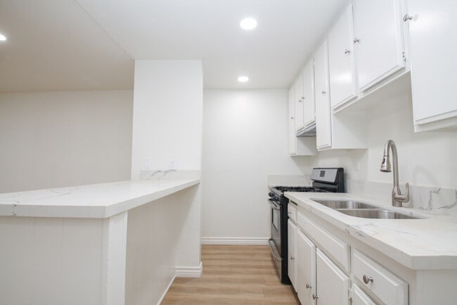 Photo - 6745 Coldwater Canyon Ave