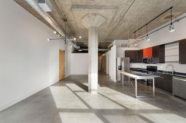 Photo - 718 N Washington Ave