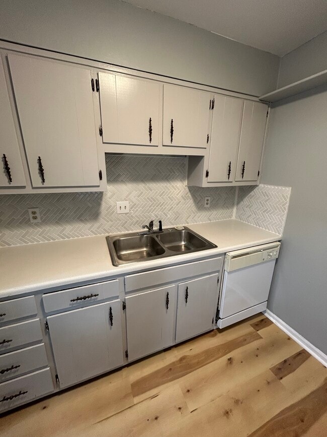 Kitchen - 3633 Cobble Mill Ln Unit 3633