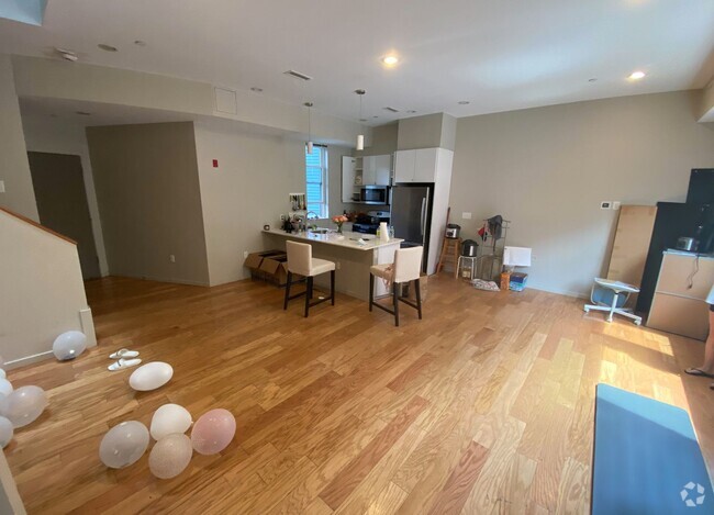 Building Photo - HOT ALLSTON LISTING!!!! Rental