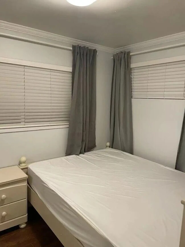 6511 Granville Cres