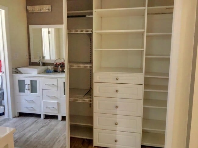 Photo - Beautifully updated house in Burbank Blvd is now available for rent