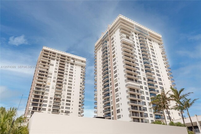 Building Photo - 2101 S Ocean Dr Unit 2804