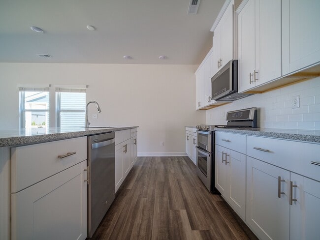 Photo - 515 Nixon Rd