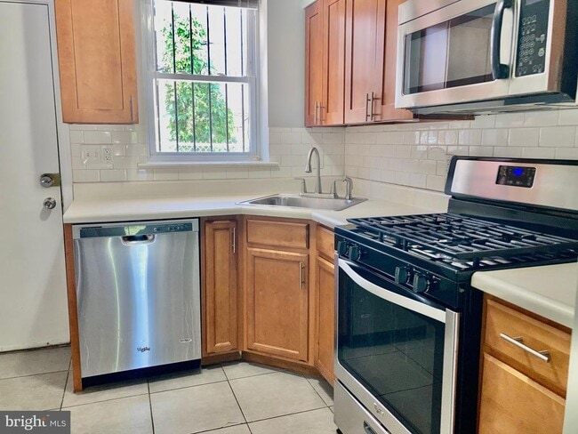 Photo - 5258 Hazel Ave