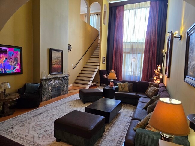 Photo - 8455 Fountain Ave Unidad 618