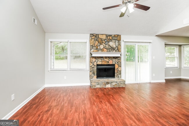 Photo - 120 Hearth Way