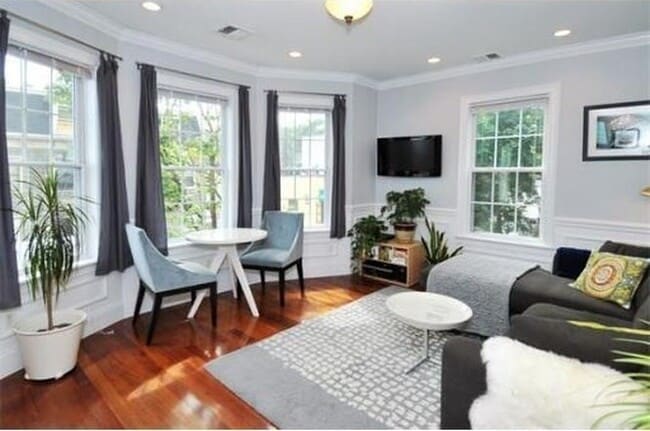 Photo - 613-615-615 Dorchester Ave Unit 2