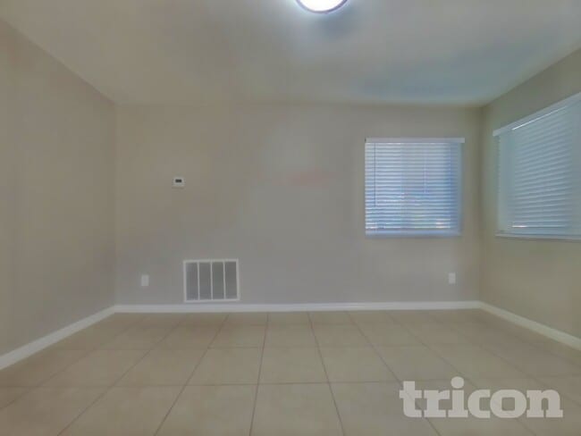 Photo - 3223 Lake Twylo Rd