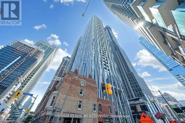 Photo - 1 Yorkville Ave Unit 3003