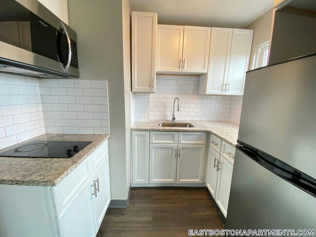 Building Photo - 300 Merdian St. Rental
