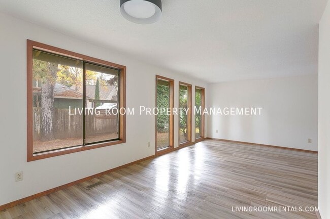 Photo - 7670 SW Leslie St