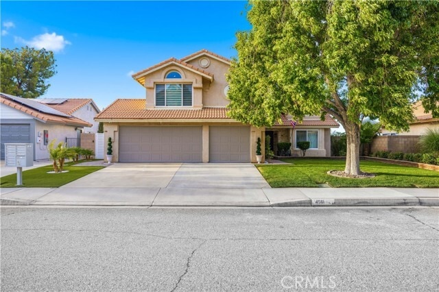 4561 Grandview Dr