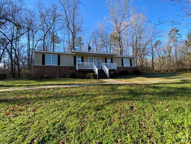 Building Photo - 2 Bedroom 1 Bathroom Duplex in Winterville! Rental