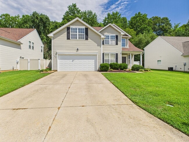Charming 5-Bedroom 2.5 Bathroom Home locat... - Charming 5-Bedroom 2.5 Bathroom Home locat...