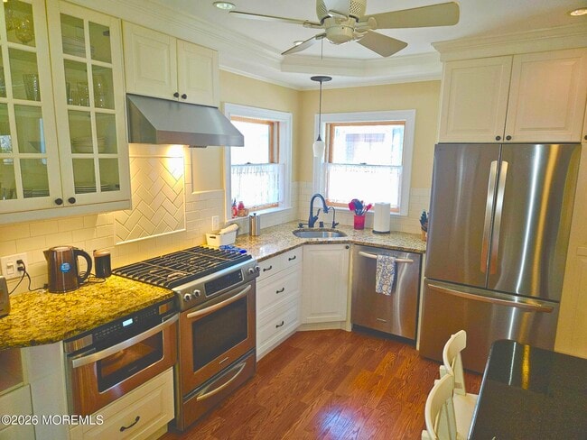 Photo - 1305 Locust Dr