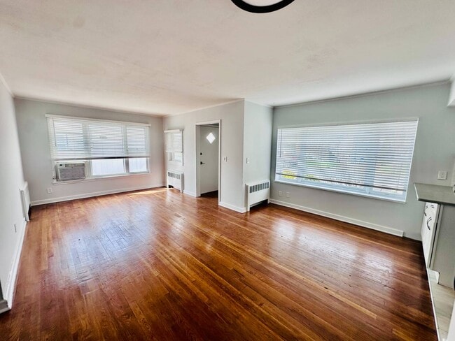 Building Photo - 74 Bermuda St Rental
