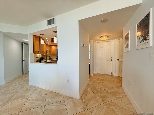 8800 S Ocean Dr Unit 1201