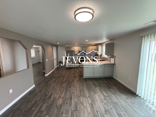 Photo - $500 Rent Credit - Charming 4-bedroom home...