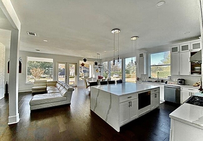 Photo - 114 Bentwood Dr