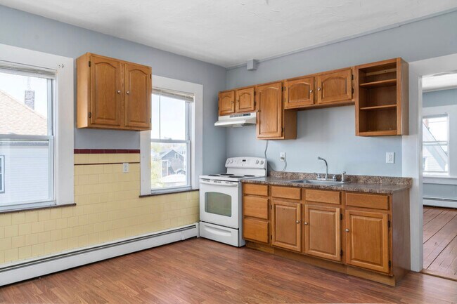 Building Photo - 84 Berkley St Unit 3