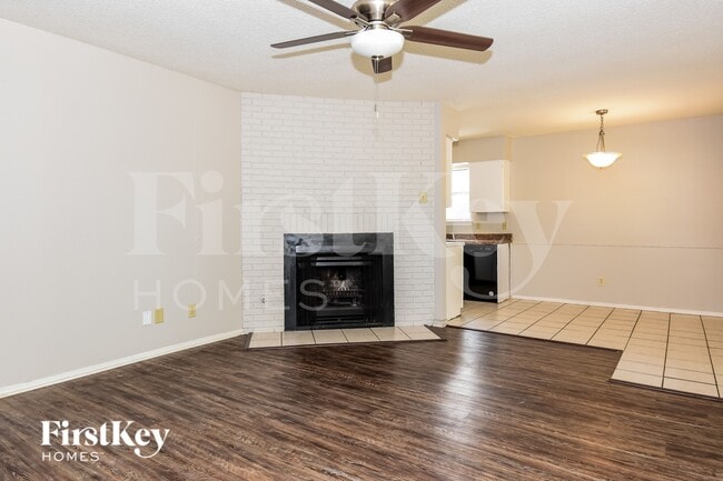 Photo - 14912 Oakwood Ln