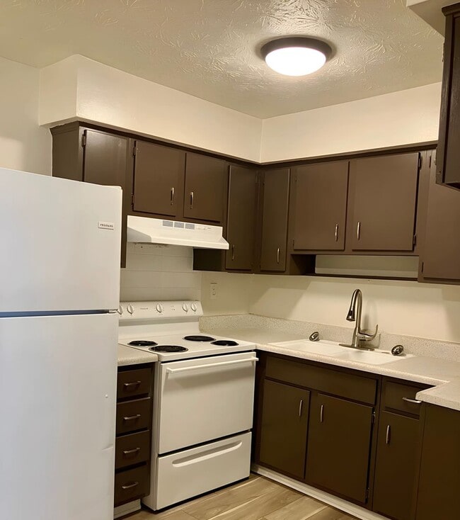 Photo - Meadow Pointe Apartments