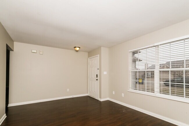 Photo - 1416 Locke Bend