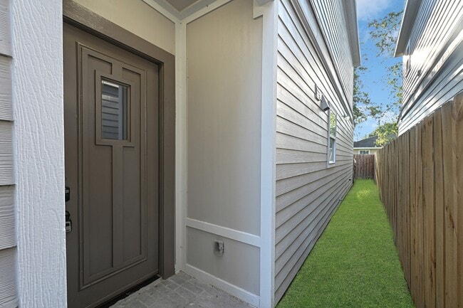 Photo - 2116 Sam Wilson St