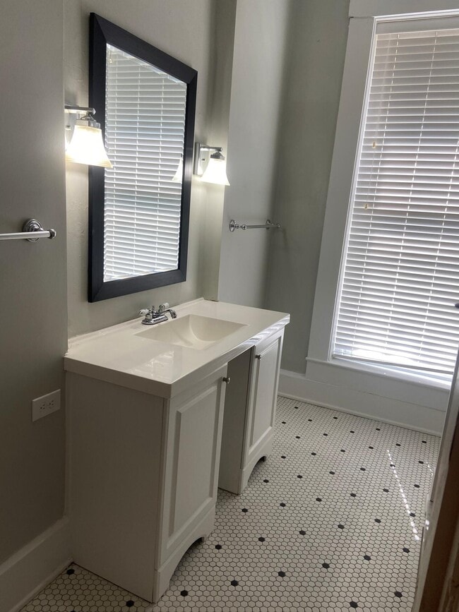 Photo - 249 S Limestone Unit # 3