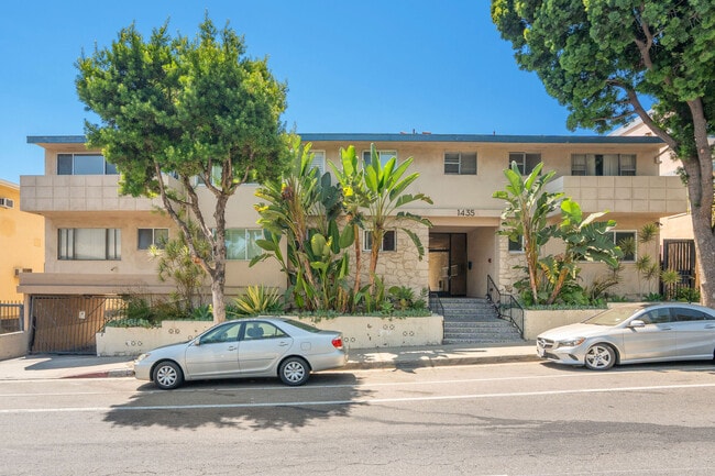 Building Photo - 1435 N Fairfax Ave Unit 19 Rental