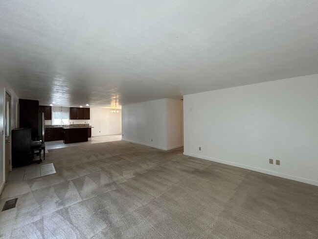 Photo - 4 Bedroom / 2 Bathroom Home in SW Redmond