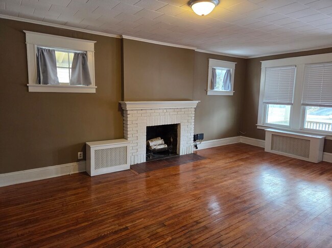 Photo - 1594 Union St