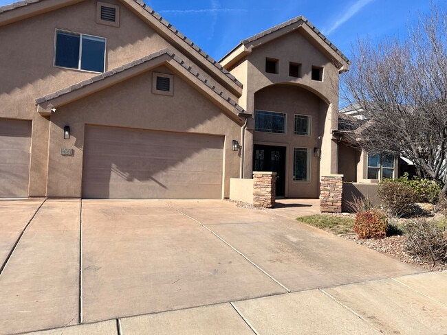 Photo - "Spacious 5-Bedroom Oasis with 3 Full Baths in Beautiful St. George – 2,998 Sq. Ft. of Comfort!"