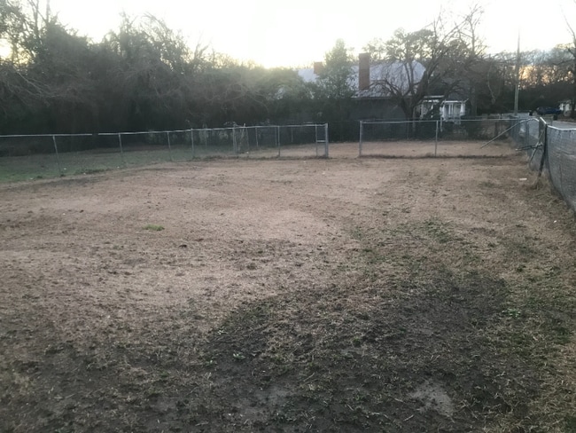 Photo - 1111 N George St