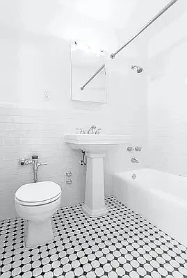 Photo - East 201st Street