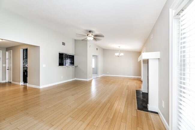 Photo - 3013 Hampstead Dr