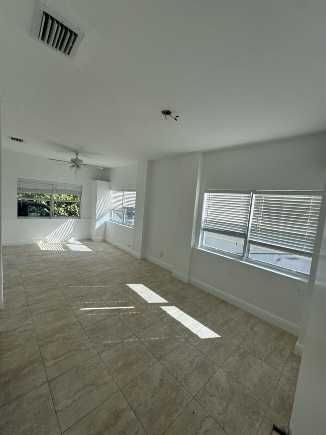Photo - 1131 S N St