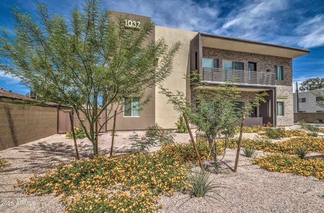 Photo - 1037 S Farmer Ave