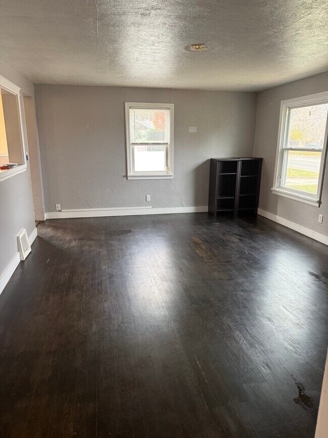 Photo - 9518 E Broadway Ave