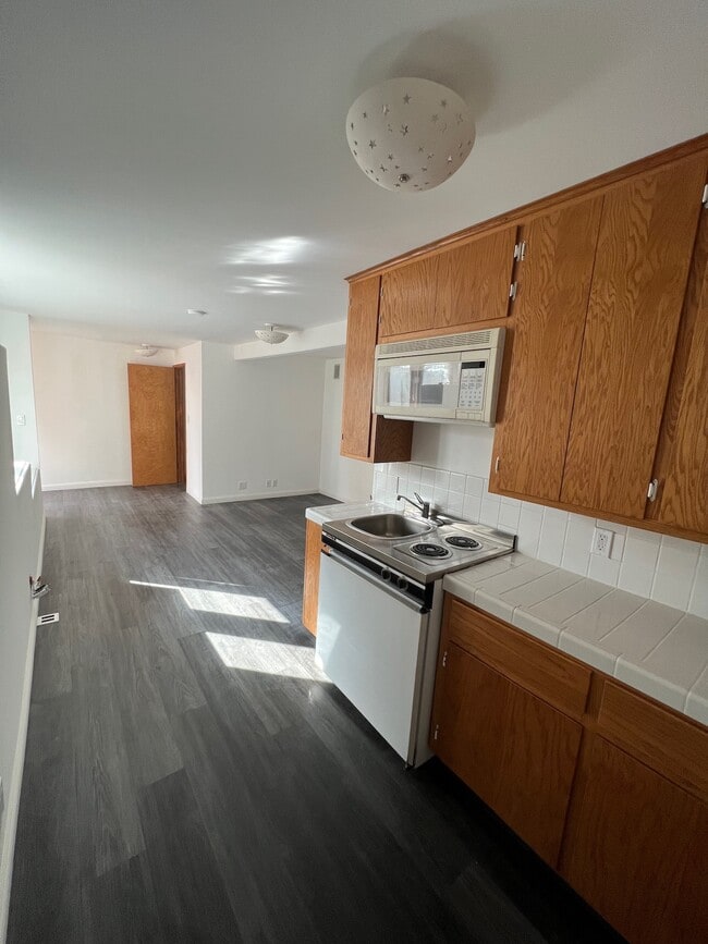 Photo - 12 Coach Rd Unit Studio