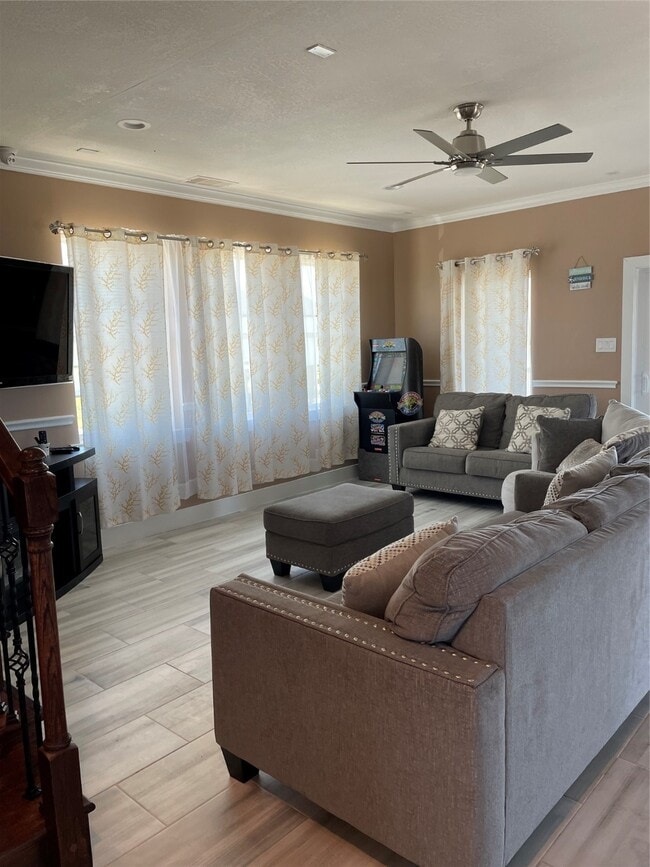 Photo - 22903 Miramar Dr