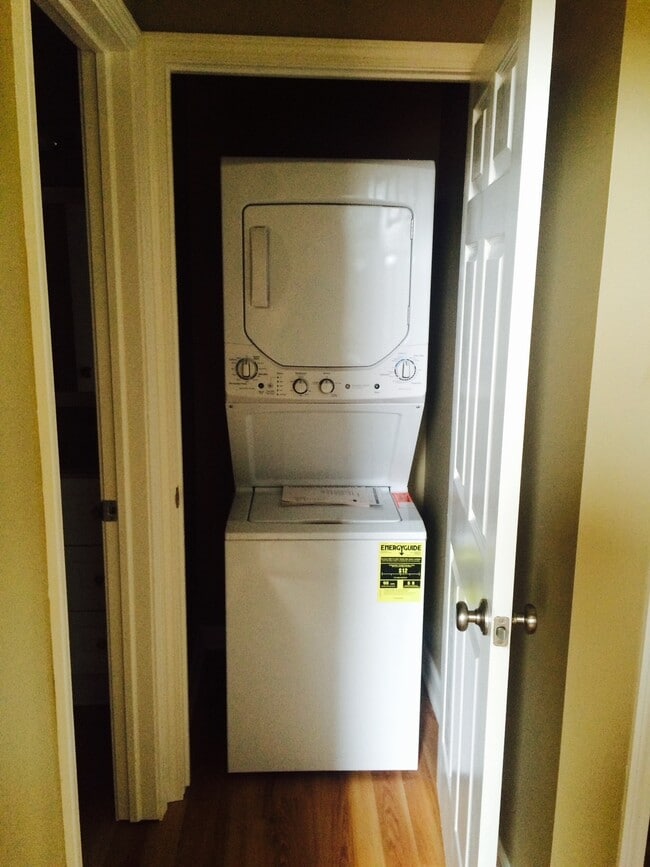 Photo - 133 S Main St Unidad 133 South Main Apartment B